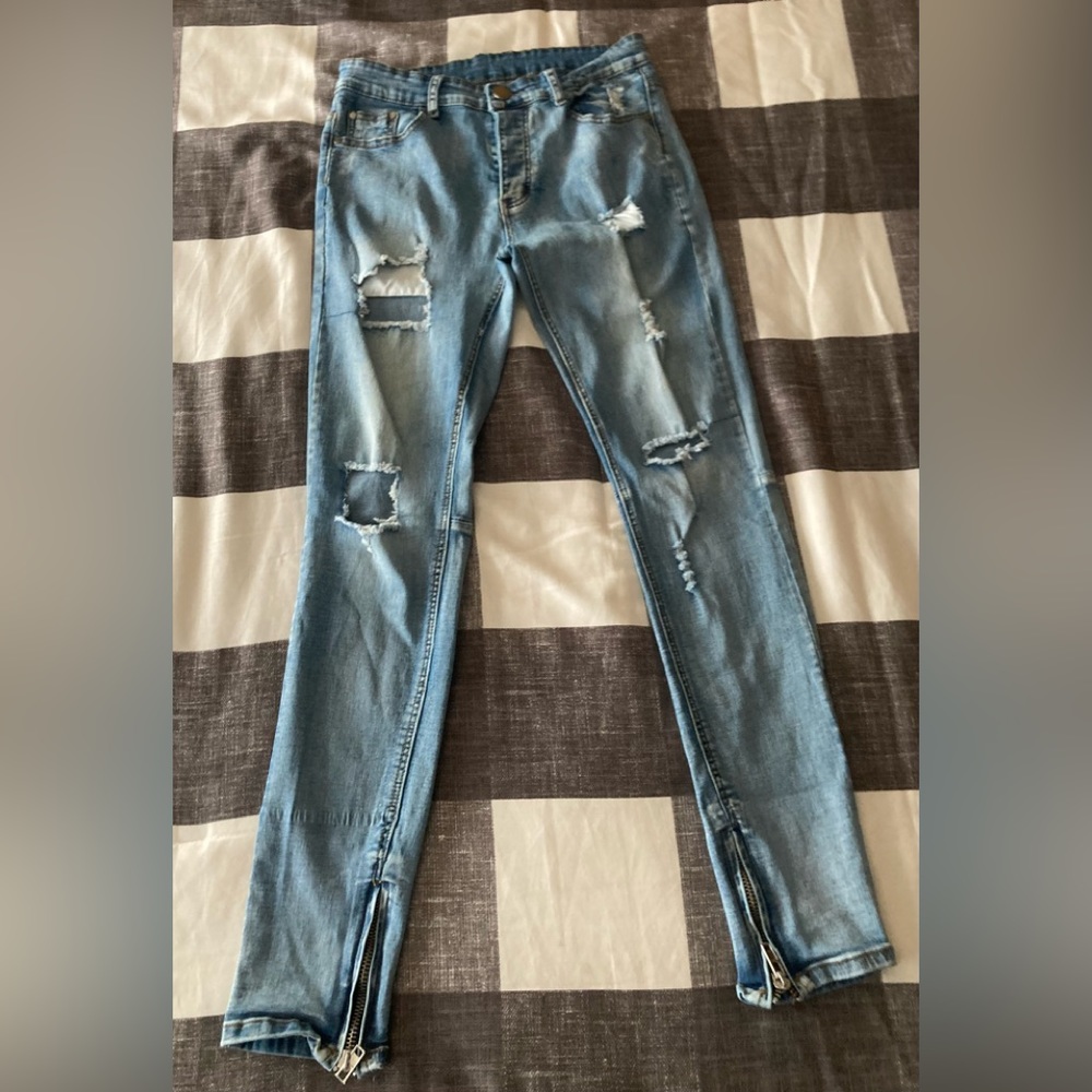 Distressed skinny jeans size 10